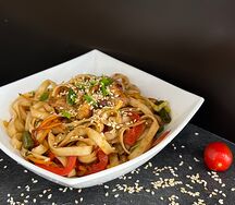 Удон с курицей в соусе Кимчи