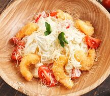 Цезарь с тигровыми креветками