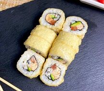 Горячий ролл с кальмаром