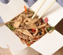 Wok Лапша гречневая с курицей