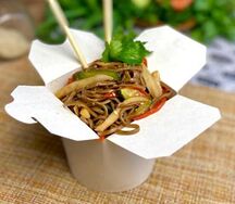 Wok-лапша гречневая с кальмаром