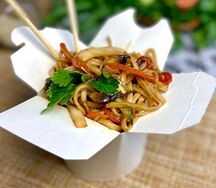 Wok-лапша с кальмаром