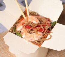 Wok Лапша гречневая с креветками