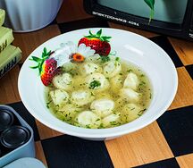 Кияу пельмэне с бульоном