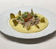 Бефстроганов из говядины с картофельным пюре