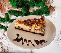 Чизкейк карамельный с арахисом