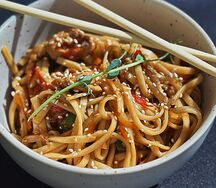 Wok-лапша с курицей