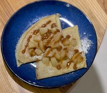 Блинчики с карамелзированной грушей