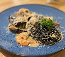 Черная паста с морепродуктами