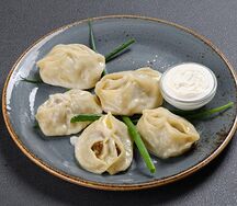 Манты из баранины со сметаной 