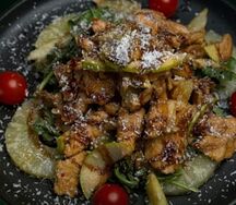 Курица с ананасом