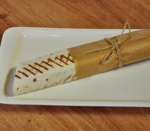 Ролл с копченым цыпленком
