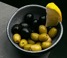 Оливки, маслины