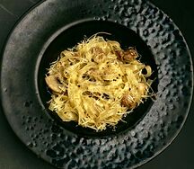 Паста с курицей и грибами