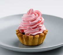 Песочная корзинка с белковым кремом 