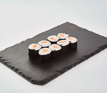 Маки с лососем