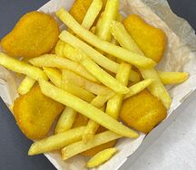 Комбо Фри, наггетсы, сырный соус