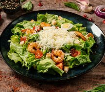 Салат Цезарь с креветками