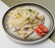 Паста с куриной грудкой и грибами