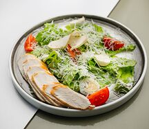 Цезарь с курицей