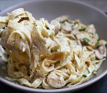 Паста тальятелле с индейкой, грибами и трюфельной пастой
