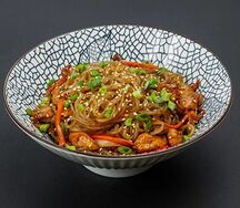 Wok фунчоза с курицей