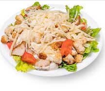 Салат Цезарь с курицей