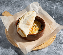 Фирменный омлет с цыпленком и грибами