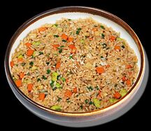 Жареный рис с овощами