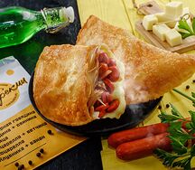 Чебурек с колбасками, картошкой и зеленью