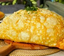 Чебурек с телятиной и сыром