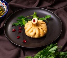 Хинкали жареные с телятиной и кинзой