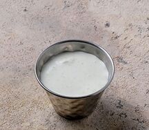 Сметана с чесноком