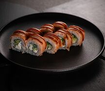 Опаленный лосось с соленой карамелью 