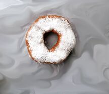 Пончик с вишневой начинкой