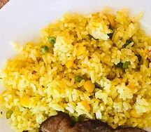 Рис с кукурузой и зеленым горошком