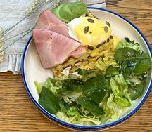 Вафля с окороком коппа и трюфельным крем-чизом