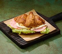 Круассан с ветчиной и сыром