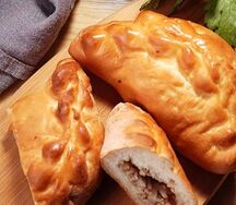 Пирожок с мясом