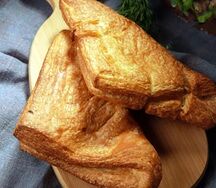 Слойка с капустой и яйцом