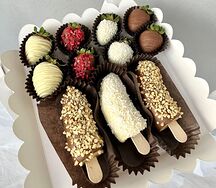 Клубника и бананы в шоколаде 