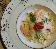 Паста с креветками с фисташковым соусом