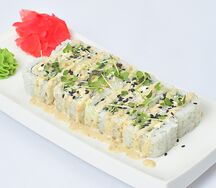 Ролл с тунцом и чукой
