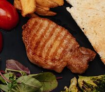 Стейк из куриной грудки с картофелем Айдахо