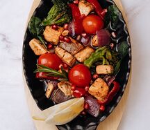 Лосось с овощами