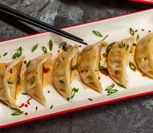 Китайские пельмени с креветкой и с добавлением курицы 