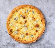 Четыре сыра на белом соусе