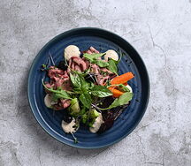 Салат из ростбифа с печёными овощами