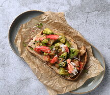 Брускетта с мясом дальневосточного краба