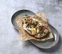 Брускетта с печенью мурманской трески, икрой Масаго